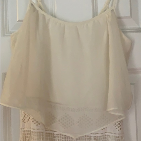 Cream lace dress! Only wore a handful of times - Picture 3 of 6